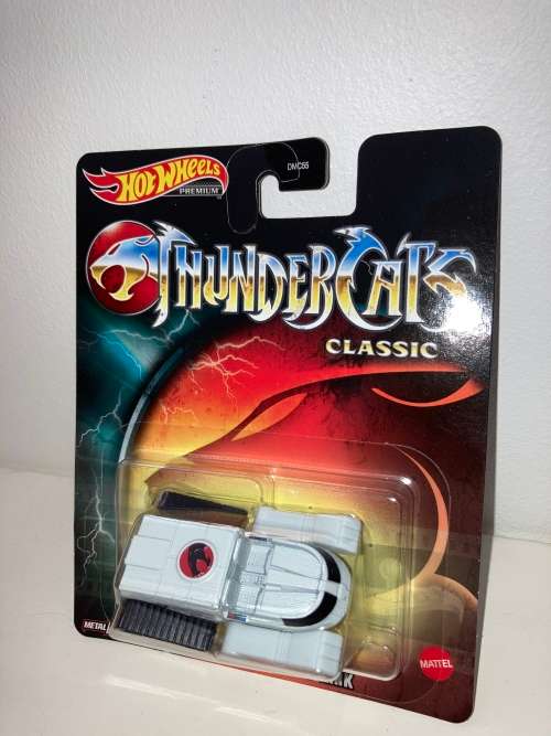 THUNDERCATS THUNDERTANK Hotwheels 1:64 scale Real Riders mint on card
