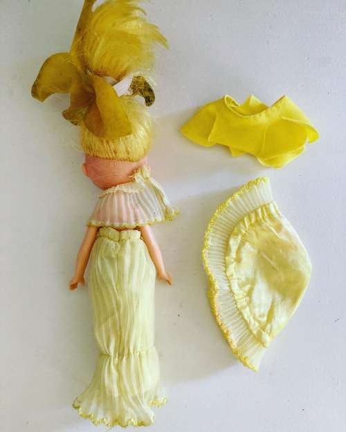 KENNER Toys Vintage 1984 ROSE PETAL PLACE Daffodil Doll