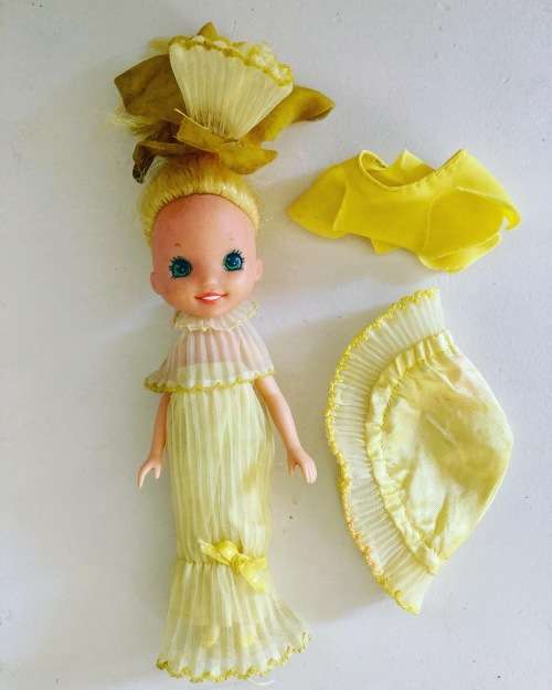 KENNER Toys Vintage 1984 ROSE PETAL PLACE Daffodil Doll