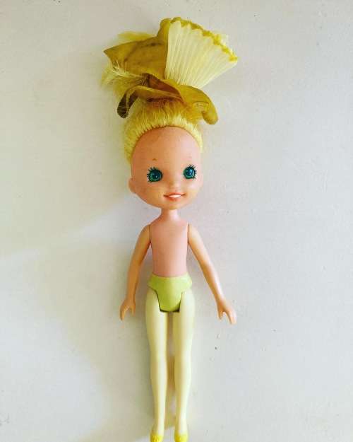 KENNER Toys Vintage 1984 ROSE PETAL PLACE Daffodil Doll