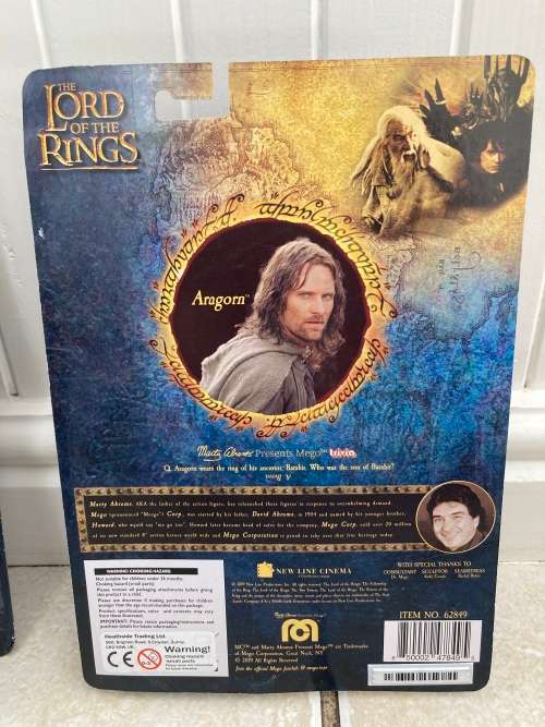 LORD OF THE RINGS Aragon and Legolas action figures by Mego Toys  8-9 inch figures