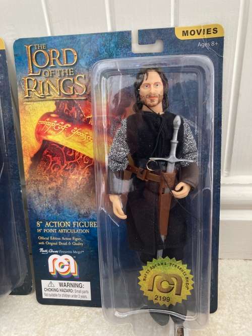 LORD OF THE RINGS Aragon and Legolas action figures by Mego Toys  8-9 inch figures
