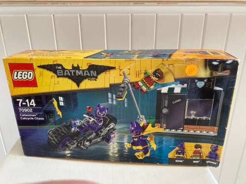 LEGO 70902 BATMAN Lego Movie CATWOMAN CATCYCLE RACE boxset - still sealed.
