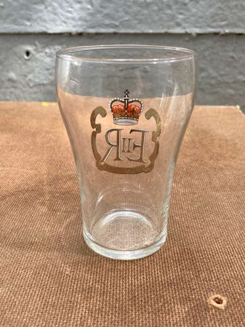 1977 25th Silver Anniversary of Queen Elizabeth II Coronation souvenir glass