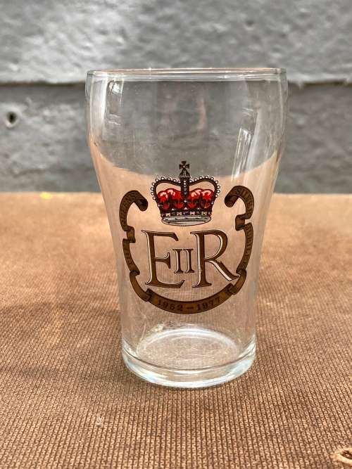 1977 25th Silver Anniversary of Queen Elizabeth II Coronation souvenir glass