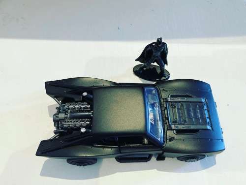 BATMAN 2022 movie style Batman Figure and Batmobile boxset - Jada Toys