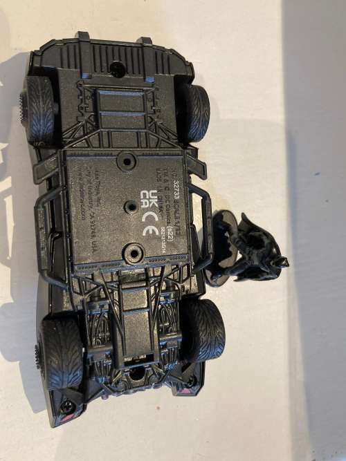 BATMAN 2022 movie style Batman Figure and Batmobile boxset - Jada Toys