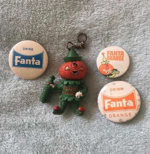 1960s VINTAGE FANTA memorabilia Ie Badges & Rubber mascot figurine
