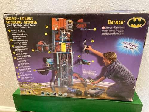 THE BATMAN 2004 animated series by MATTEL Toys Near complete series. 28 figures & Batcave set