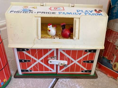 Original mid 1970s FISHER PRICE 915 Little People Play Family Farm