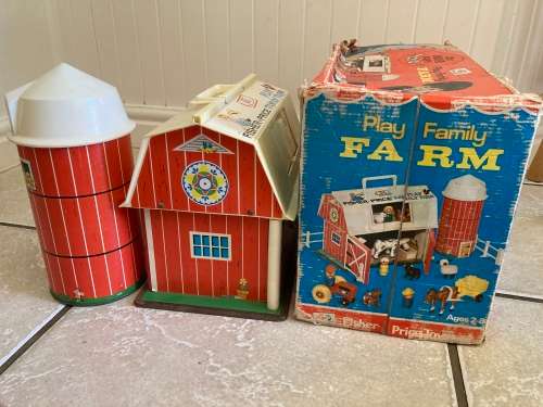 Original mid 1970s FISHER PRICE 915 Little People Play Family Farm