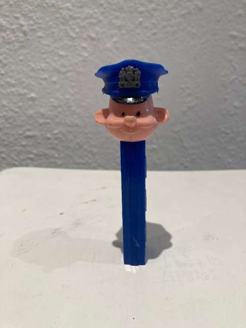 Vintage Super rare PEZ Policeman no feet version 1970s