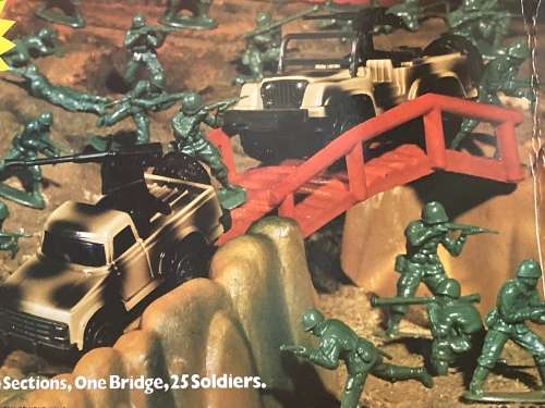 1982 Plastic Toy Soldier Military Mountain Pass Boxset by the legendary ARCO Toys