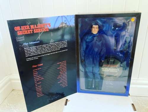 JAMES BOND 007 GEORGE LAZENBY Sixth Scale Figure by Sideshow Collectibles