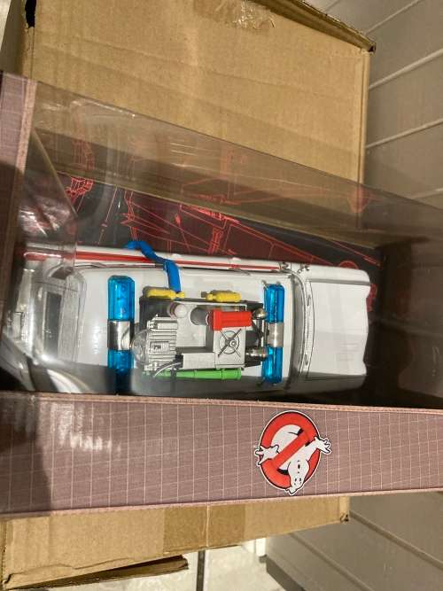 1:24 GHOSTBUSTERS ECTO 1 Ambulance JADA diecast mint in box