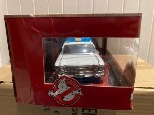 1:24 GHOSTBUSTERS ECTO 1 Ambulance JADA diecast mint in box