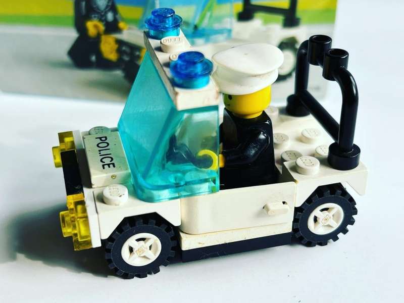 LEGO No: 6507 Policeman and Patrol Car complete with original instructions leaflet 1984