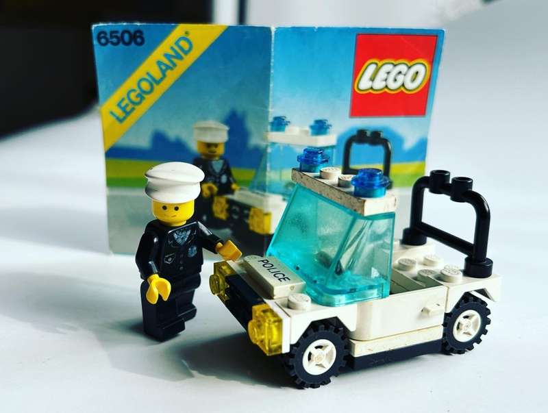 LEGO No: 6507 Policeman and Patrol Car complete with original instructions leaflet 1984
