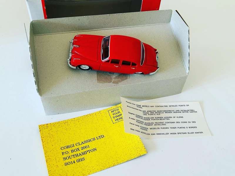 Corgi Toys No: 01801 BUSTER Film starring Phil Collins Movie Car The red Jaguar MK ll diecast