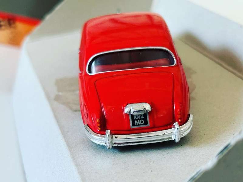 Corgi Toys No: 01801 BUSTER Film starring Phil Collins Movie Car The red Jaguar MK ll diecast