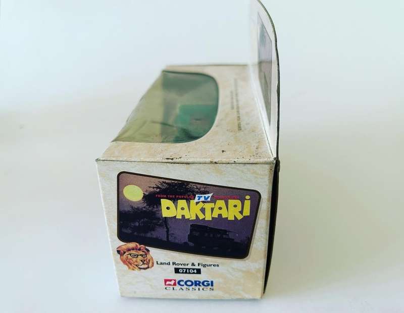 Corgi Toys No 07104 DAKTARI TV Show diecast Land Rover & figures