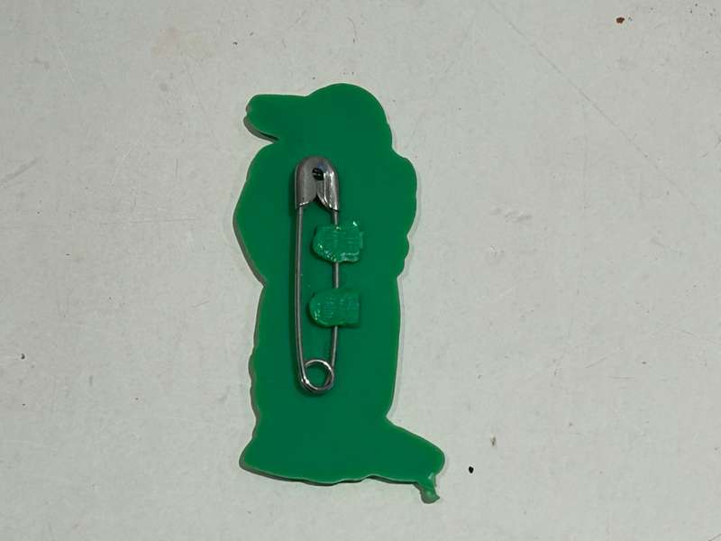 Original vintage 1990 TEENAGE MUTANT NINJA TURTLES Pin Badge Leonardo