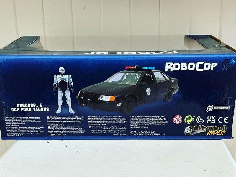 ROBOCOP diecast figure & Detroit Police car boxset - Jada Toys - 2023 - 1:24 scale