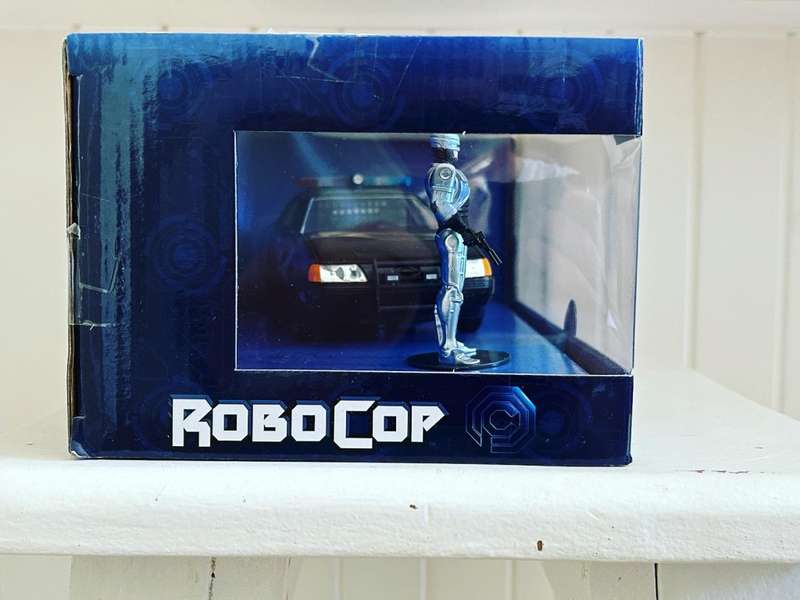 ROBOCOP diecast figure & Detroit Police car boxset - Jada Toys - 2023 - 1:24 scale