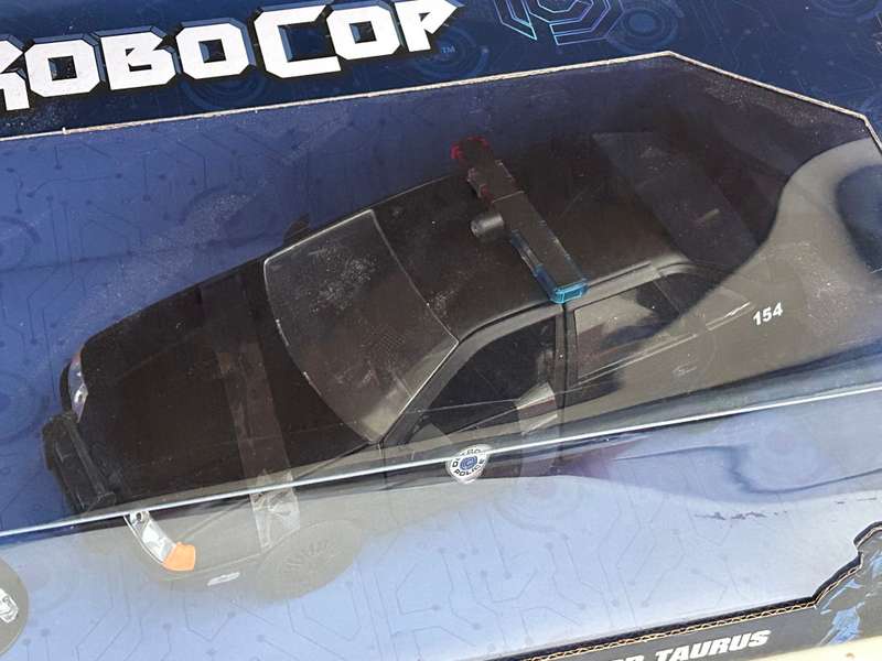 ROBOCOP diecast figure & Detroit Police car boxset - Jada Toys - 2023 - 1:24 scale