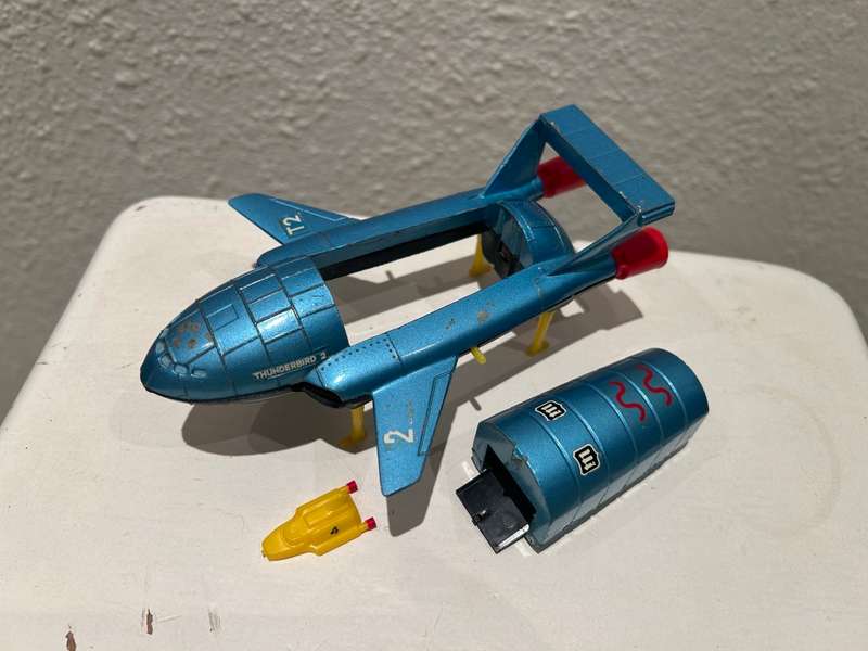 DINKY no 106 THUNDERBIRDS 2 & 4 Gerry Andersons TV Show Vehicle diecast model