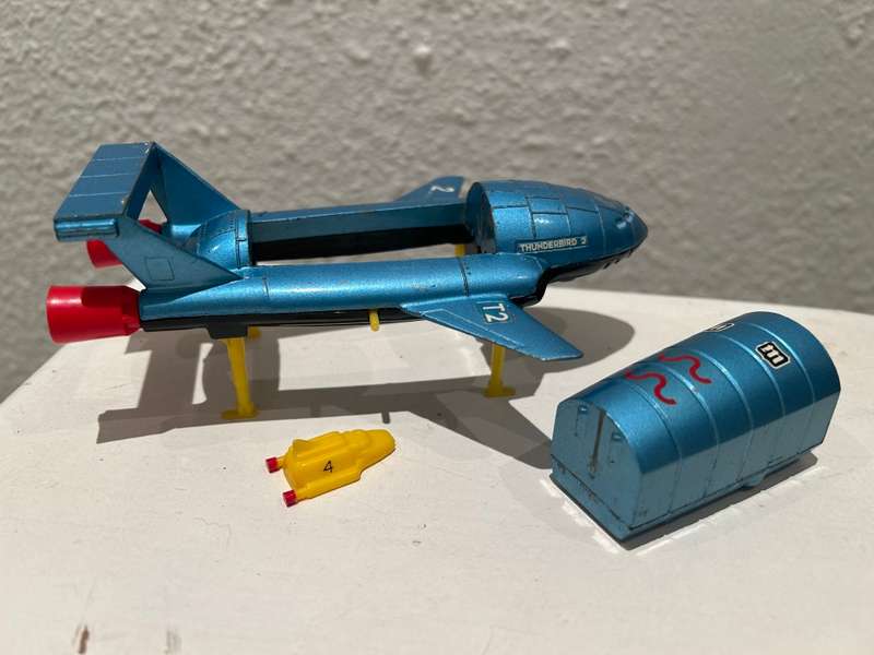 DINKY no 106 THUNDERBIRDS 2 & 4 Gerry Andersons TV Show Vehicle diecast model