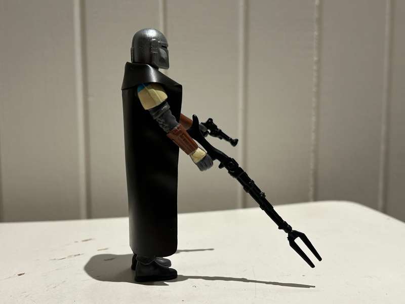 THE MANDALORIAN action figure from the THE Kenner Hasbro Toys STAR WARS RETRO series