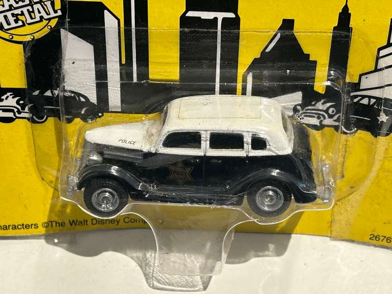 2 x DICK TRACY Movie diecast cars 1:64 scale from 1990 by ERTL Toys