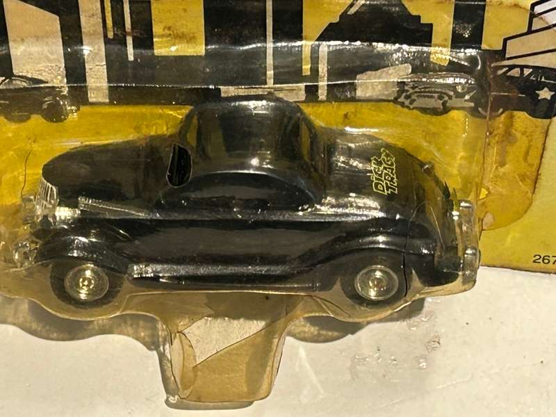 2 x DICK TRACY Movie diecast cars 1:64 scale from 1990 by ERTL Toys