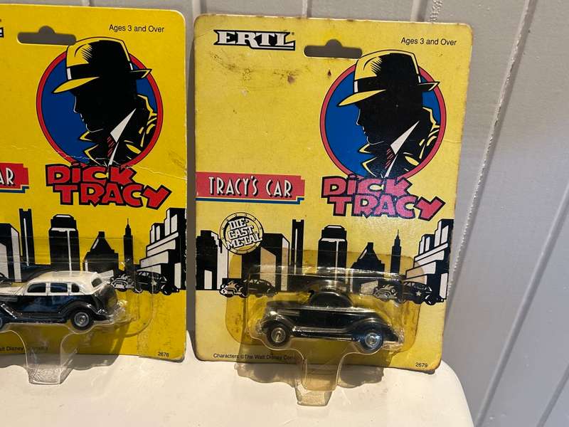 2 x DICK TRACY Movie diecast cars 1:64 scale from 1990 by ERTL Toys