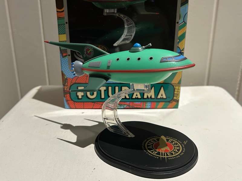 Matt Groening's FUTURAMA TV Show's PLANET EXPRESS Space ship Mint in box