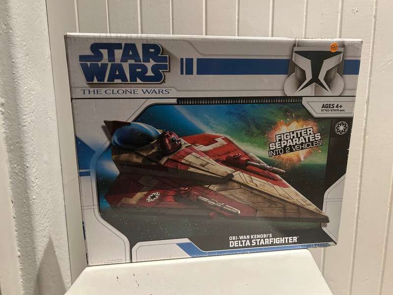 The STAR WARS Clones Wars animated Obiwan Kenobi's DELTA ONE STAR FIGHTER 2008 mint in box