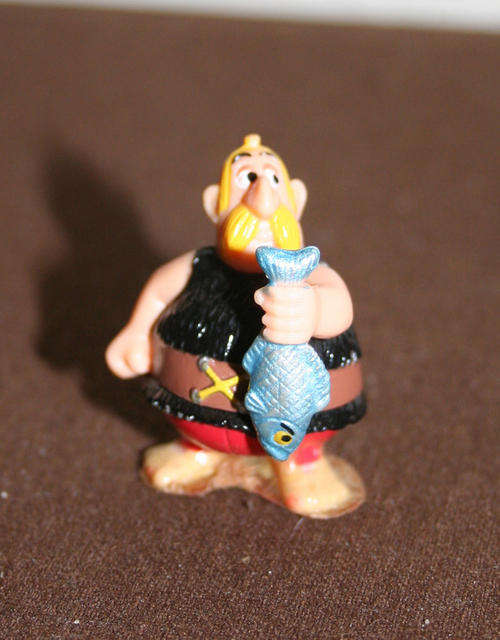 ASTERIX Unhygienix (fishmonger) figure - very rare Kinder Joy Surprize - loose - good condition