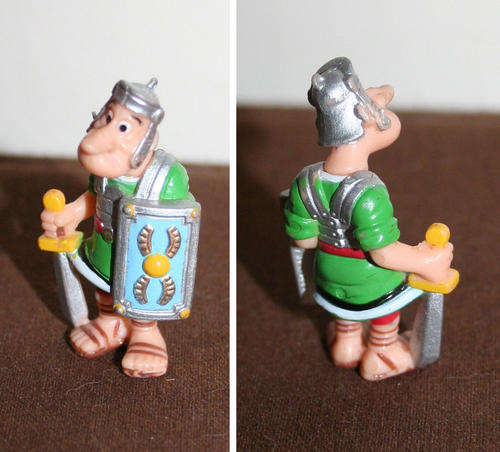 ASTERIX Roman Soldier 1 figure - very rare Kinder Joy Surprize - loose - good condition
