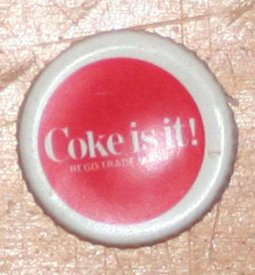 COCA COLA COKE RUSSELL South Africa 1980s YO-YO Competition Bottle Liner Coke is it!