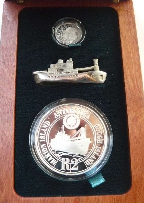 ** 2008  Inter. Polar Year - Sterling Silver Combo Set (R2, 2 1/2c ) in Wooden Box Mintage 724