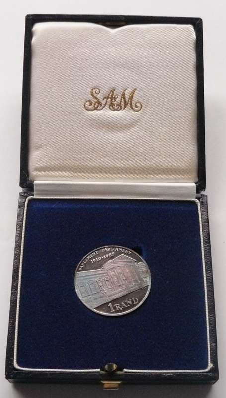 ** 1985 Parliament SILVER PROOF R1 ** in box as issued by the SA Mint - Beautifully toned!