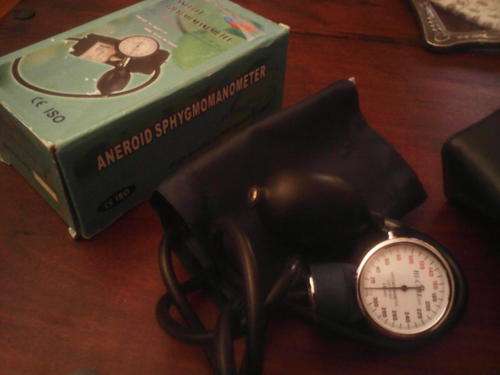aneroid sphygmomanometer