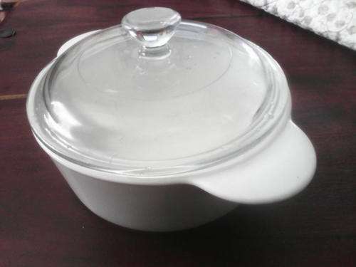 corningware pot with lid