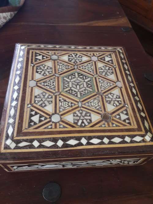 vintage jewelery box