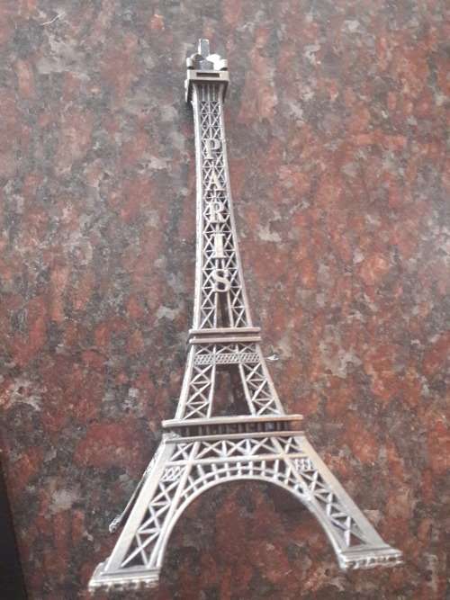 paris eiffel tower