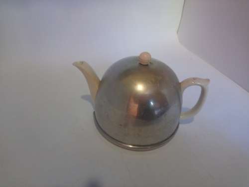 teapot with cover