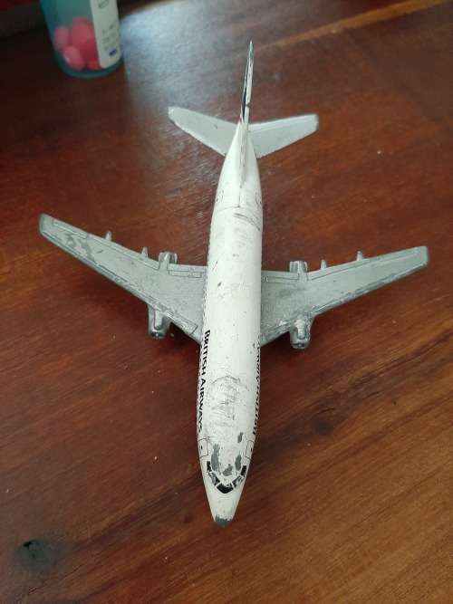 british airways toy plane