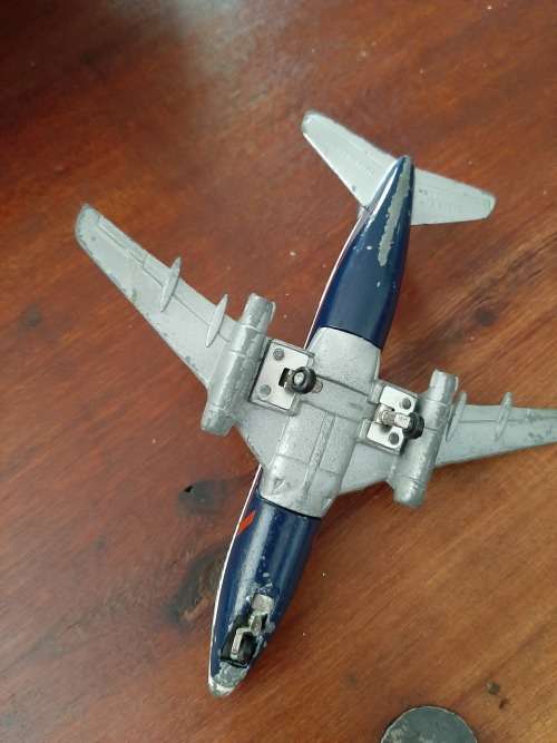 british airways toy plane