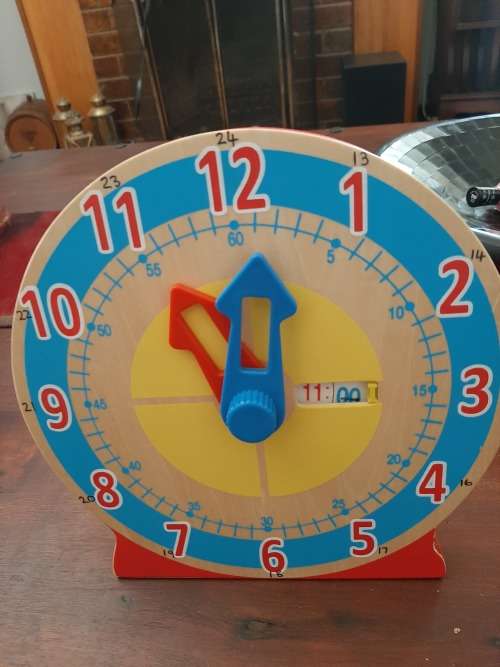 melissa and doug turn and tell clock